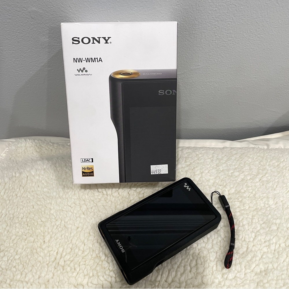 Sony Walkmann NW- MW1A barely used (optional FREE 5000 music)
